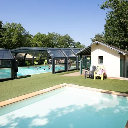 Camping Les Hirondelles *