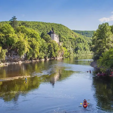 Camping Les Hirondelles *